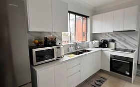 Alison'S Central Apartment